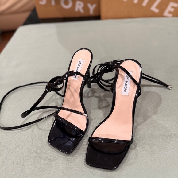 Steve Madden uplift square toe wrap up patent leather heels 9.5 - Picture 3 of 4